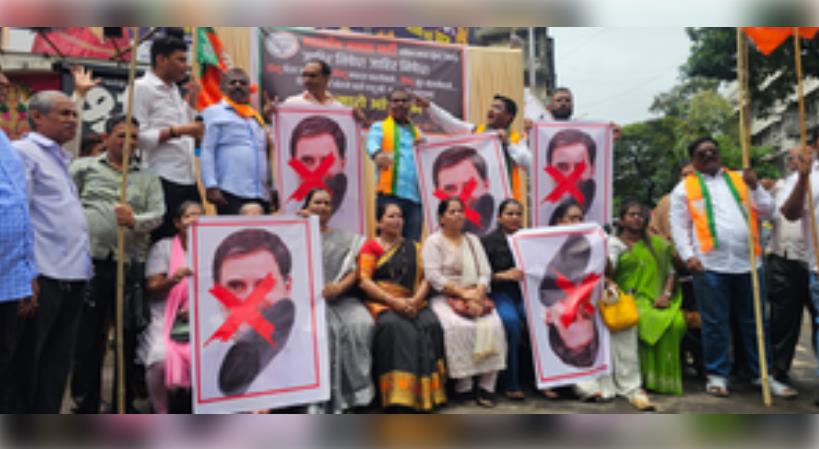 राहुल गांधी के हिंदुत्व वाले बयान पर सड़क से संसद तक मचा बवाल राहुल गांधी के हिंदुत्व वाले बयान पर सड़क से संसद तक मचा बवाल