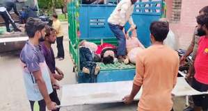 हाथरस में भोलेबाबा के सत्संग में मची भगदड़, 27 की मौत हाथरस में भोलेबाबा के सत्संग में मची भगदड़, 27 की मौत