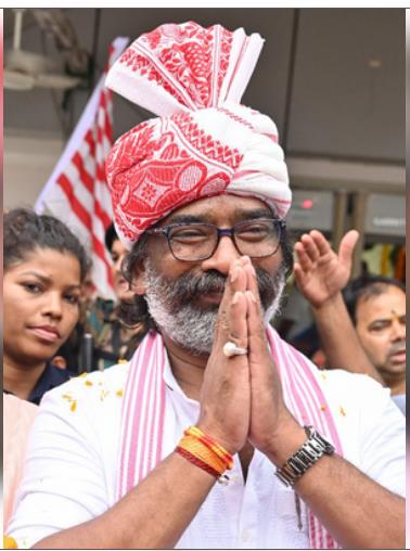 हेमंत सोरेन आज ही शाम पांच बजे लेंगे सीएम पद की शपथ हेमंत सोरेन आज ही शाम पांच बजे लेंगे सीएम पद की शपथ