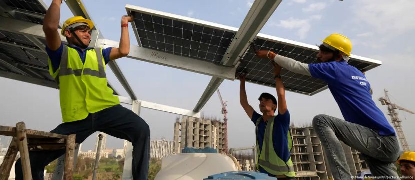 भारत: छह सालों में सबसे धीमी गति से बढ़ा सौर ऊर्जा उत्पादन