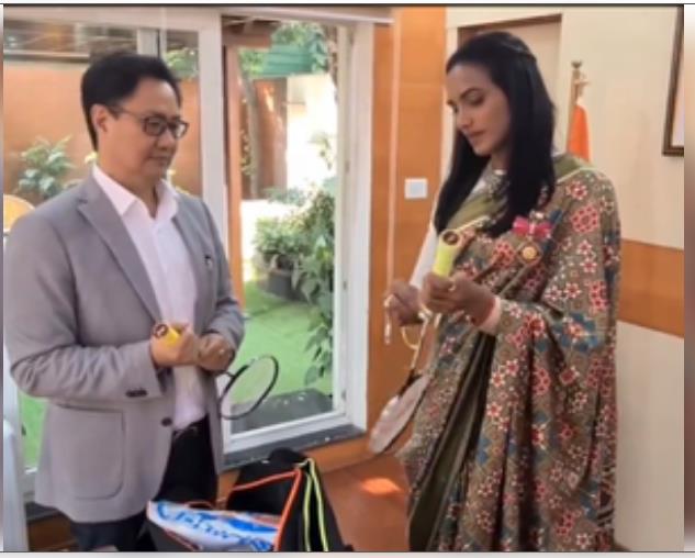 किरण रिजिजू ने पीवी सिंधु को दी जन्मदिन की बधाई किरण रिजिजू ने पीवी सिंधु को दी जन्मदिन की बधाई