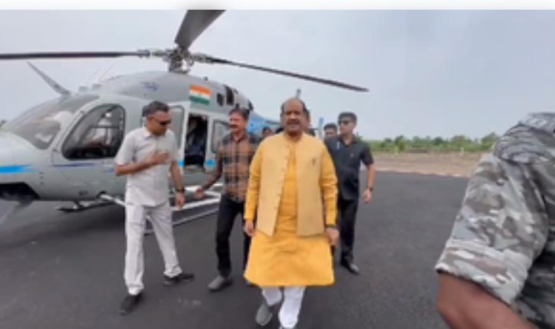 कोटा पहुंचे ओम बिरला, कहा- पीएम मोदी के नेतृत्व में देश आगे बढ़ता रहेगा कोटा पहुंचे ओम बिरला, कहा- पीएम मोदी के नेतृत्व में देश आगे बढ़ता रहेगा