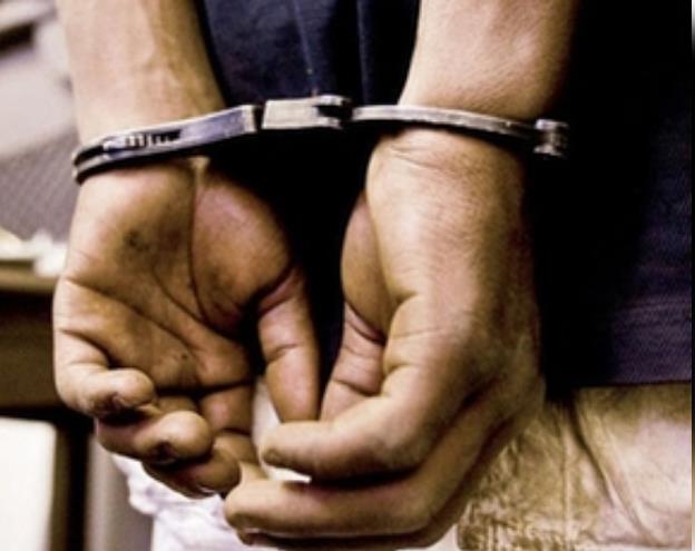 पुणे में नशे में धुत शख्स ने की ट्रैफिक पुलिसकर्मी को आग लगाने की कोशिश पुणे में नशे में धुत शख्स ने की ट्रैफिक पुलिसकर्मी को आग लगाने की कोशिश