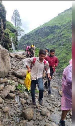 आदि कैलाश यात्रा मार्ग बंद, तवाघाट में फंसे 23 यात्रियों को किया रेस्क्यू आदि कैलाश यात्रा मार्ग बंद, तवाघाट में फंसे 23 यात्रियों को किया रेस्क्यू