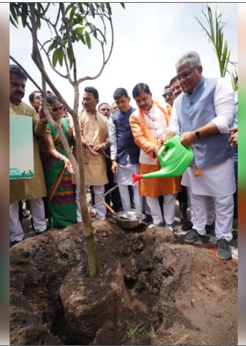 इंदौर में 51 लाख पेड़ लगाने का लक्ष्य, भूपेंद्र यादव और सीएम मोहन यादव ने किया पौधरोपण इंदौर में 51 लाख पेड़ लगाने का लक्ष्य, भूपेंद्र यादव और सीएम मोहन यादव ने किया पौधरोपण