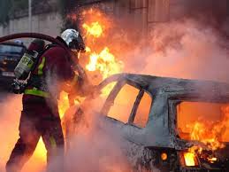 फ़्रांस संसदीय चुनाव में वामपंथी गठबंधन जीत की ओर, पेरिस में छिटपुट हिंसा