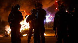 फ़्रांस में वामपंथी गठबंधन की बढ़त, अचानक कैसे पलटी बाज़ी