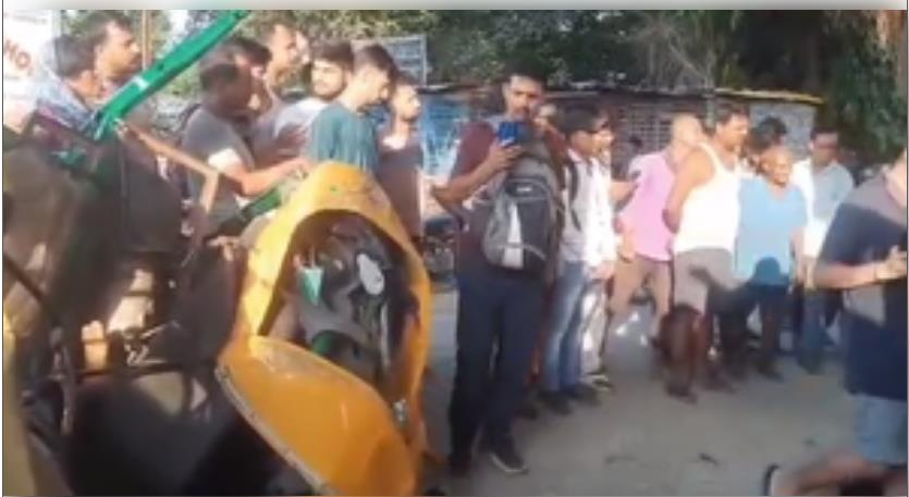 बिहार: कार और ऑटो की टक्कर में 5 की मौत , 3 घायल बिहार: कार और ऑटो की टक्कर में 5 की मौत , 3 घायल