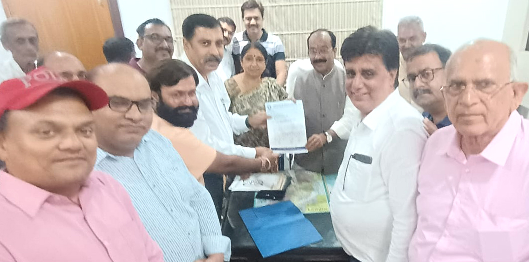 यूजर चार्ज में व्यावहारिक संशोधन, दुकानों को फ्री होल्ड और पारंपरिक बाजारों को स्मार्ट बनाने ज्ञापन यूजर चार्ज में व्यावहारिक संशोधन, दुकानों को फ्री होल्ड और पारंपरिक बाजारों को स्मार्ट बनाने ज्ञापन