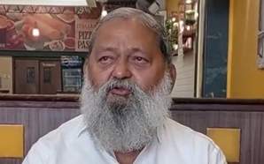 हत्यारे हाथ में संविधान उठाकर चेहरा साफ कर रहे हैं : अनिल विज हत्यारे हाथ में संविधान उठाकर चेहरा साफ कर रहे हैं : अनिल विज