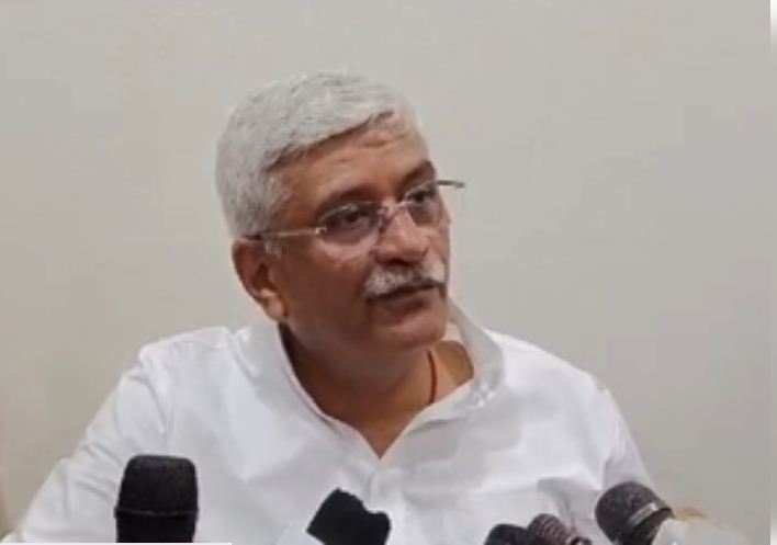 केंद्रीय मंत्री गजेंद्र सिंह शेखावत ने कांग्रेस पर कटाक्ष किया, कहा - देश में बनेंगे स्काई डाइविंग के और केंद्र