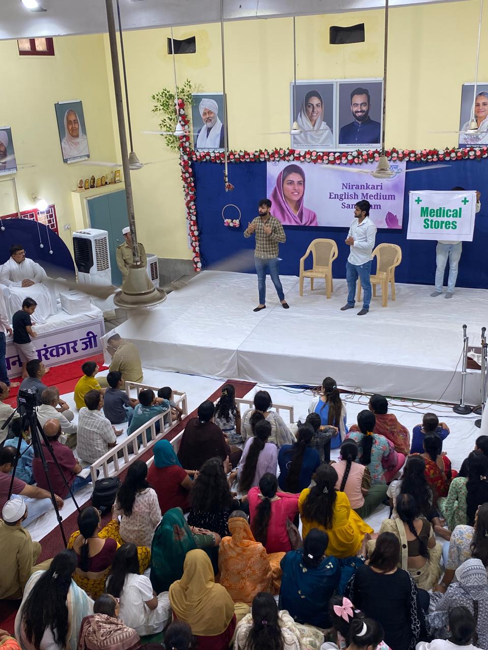 भक्ति किसी भाषा विशेष के दायरे में नहीं- अनुज भक्ति किसी भाषा विशेष के दायरे में नहीं- अनुज