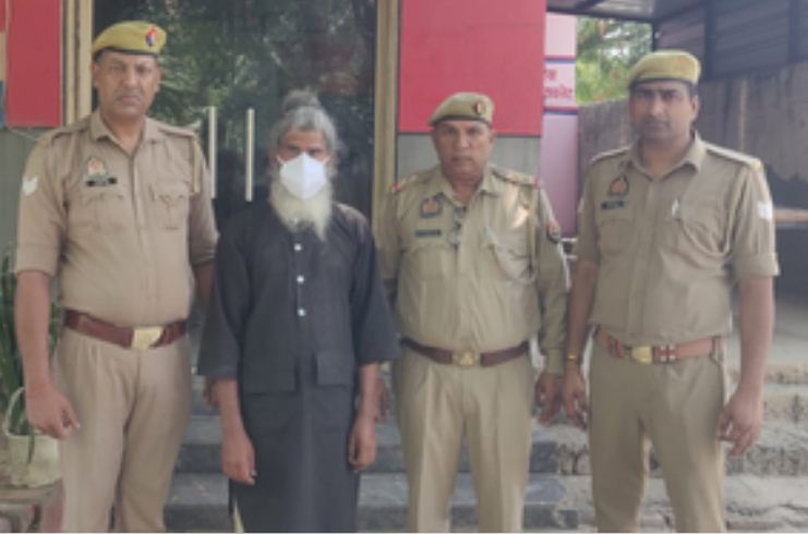 नोएडा : पत्नी की हत्या के बाद 16 साल से था फरार, पुलिस ने किया गिरफ्तार 