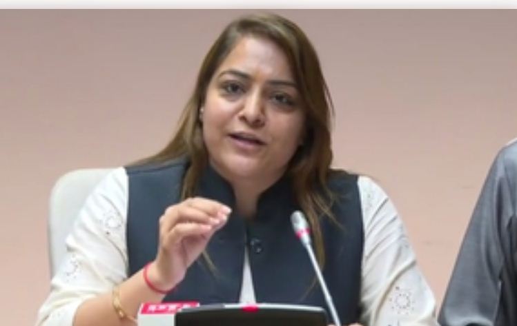 दिल्ली नगर निगम कर रहा प्राथमिक स्कूलों का कायाकल्प : शैली ओबेरॉय