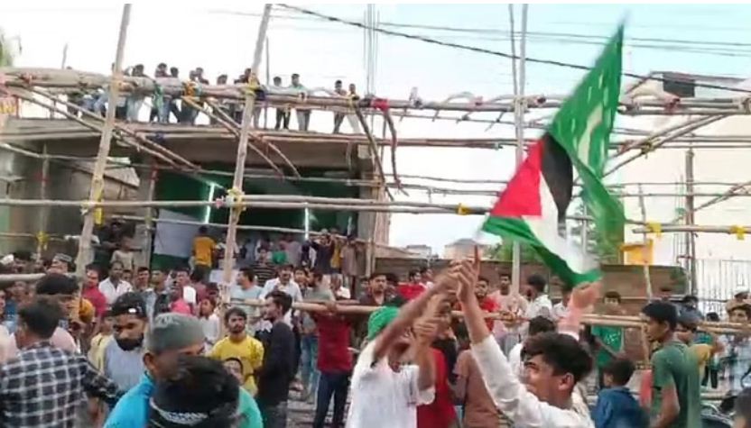  ‘छत्तीसगढ़’ का  विशेष संपादकीय :   इन मूढ़ प्रदेश-सरकारों की  सोच-समझ पर धिक्कार है
