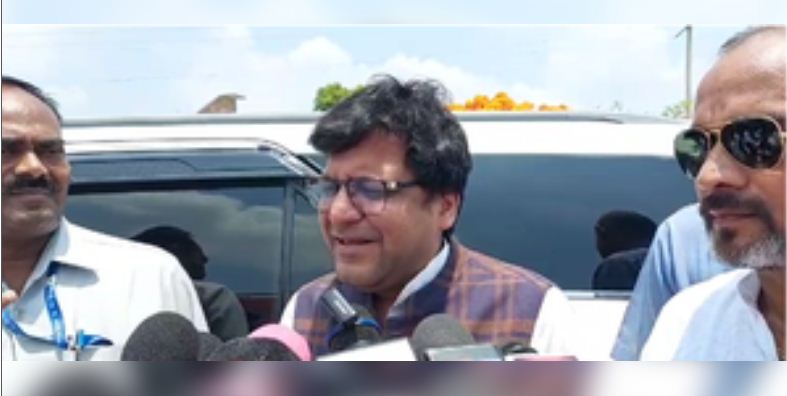 उत्तर प्रदेश : सोनम किन्नर के इस्तीफे पर बोले मंत्री नितिन अग्रवाल - 'वजह वहीं बताएंगी' 