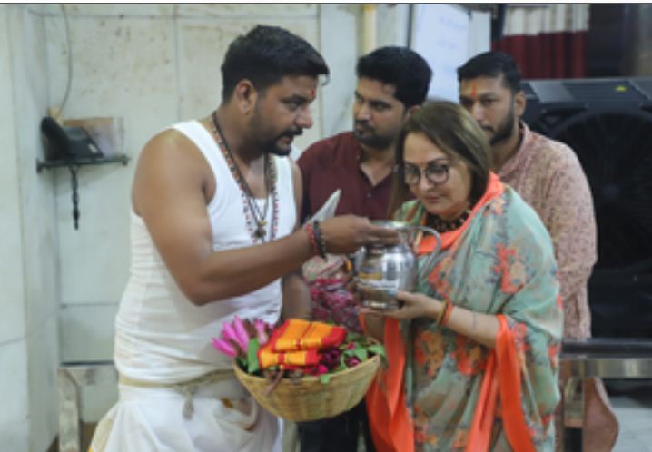 उज्जैन : जयाप्रदा ने किए महाकाल के दर्शन, बोलीं- यहां आने से सब कुछ होता है शुभ