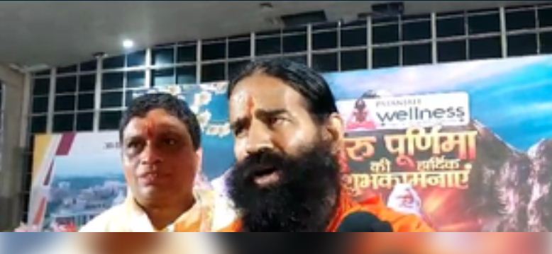रामदेव अपनी पहचान बता सकता है तो रहमान को दिक्कत क्यों? : बाबा रामदेव 