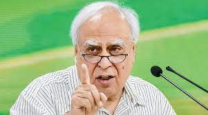 मौजूदा सरकार को यह एहसास नहीं है कि विविधता को मिटाना इतिहास विरोधी कदम है: सिब्बल