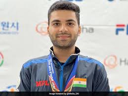 अर्जुन बबूता 10 मीटर एयर राइफल स्पर्धा के फाइनल में