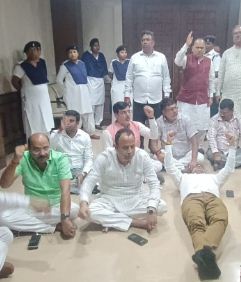 झारखंड : भाजपा के 18 विधायक विधानसभा से निलंबित, मार्शलों की मदद से बाहर निकाला गया