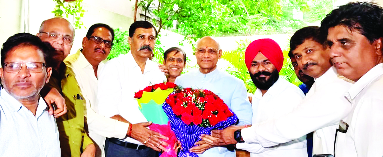 सीजी कैट ने बैस को दी जन्मदिन की शुभकामनाएं सीजी कैट ने बैस को दी जन्मदिन की शुभकामनाएं