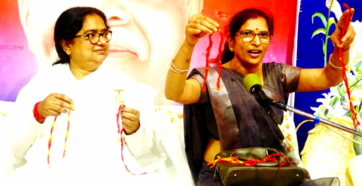 फ्रैण्डशीप डे पर प्लॉस्टिक और रबर के बैंड की जगह मौली धागा दोस्तों को बांधें-ममता पाण्डेय फ्रैण्डशीप डे पर प्लॉस्टिक और रबर के बैंड की जगह मौली धागा दोस्तों को बांधें-ममता पाण्डेय