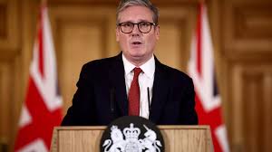 ब्रिटेन में हिंसक प्रदर्शन:पीएम स्टार्मर बोले, 'मुस्लिमों को निशाना बनाया गया, मस्जिदों पर हमले हुए'