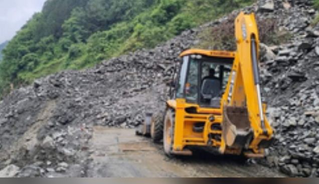 भूस्खलन के चलते बिशनपुर और नेताला के पास गंगोत्री राष्ट्रीय राजमार्ग बंद 