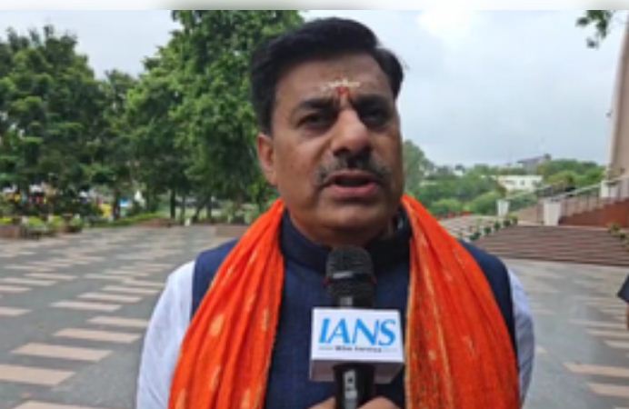 बांग्लादेश में हिंदुओं की स्थिति पर अमेरिका, इंग्लैंड, ऑस्ट्रेलिया को सोचना चाहिए : भाजपा 