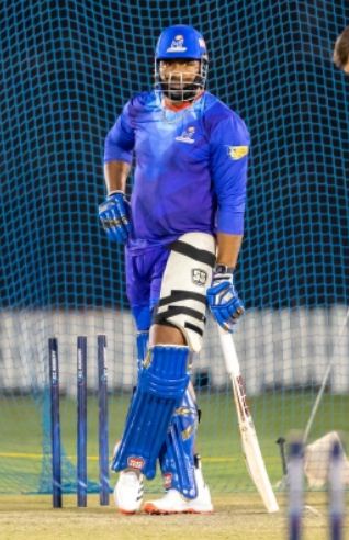 पोलार्ड ने राशिद की गेंद पर लगाए लगातार पांच छक्के