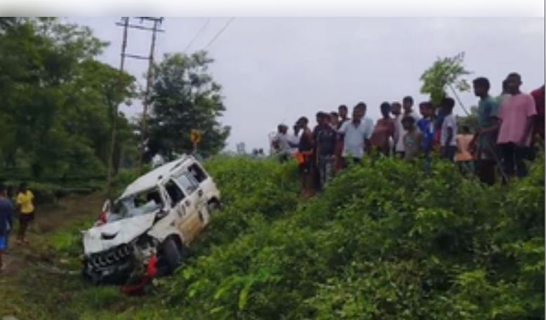 बाबाधाम से लौटते समय श्रद्धालुओं के समूह को कार ने मारी टक्कर, 6 की मौत 