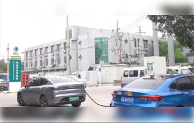 पेइचिंग में सुपर चार्जिंग स्टेशनों को काम में लाया गया 