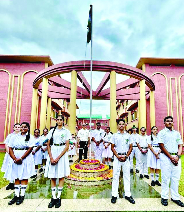 डीपीएस स्वतंत्रता समारोह में श्रद्धा, वीरता और गौरव की दिखी झलक डीपीएस स्वतंत्रता समारोह में श्रद्धा, वीरता और गौरव की दिखी झलक