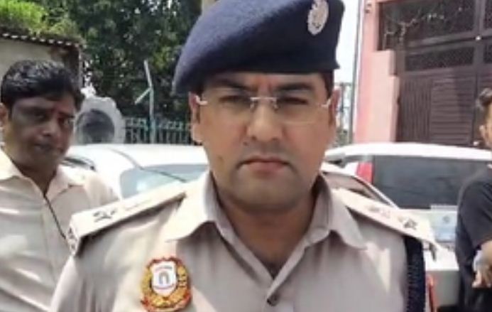 दिल्ली के अशोक विहार में बच्चे का शव नाले में मिला, पुलिस जांच में जुटी 