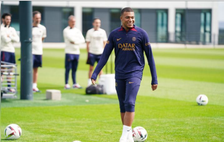 एमबाप्पे ने भुगतान नहीं किये गए वेतन को लेकर पीएसजी के खिलाफ 55 मिलियन यूरो की शिकायत दर्ज की: रिपोर्ट 