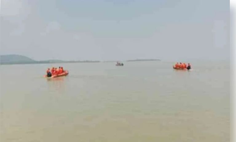 जमशेदपुर में दो पायलटों के साथ लापता प्रशिक्षण विमान का 27 घंटे बाद भी पता नहीं चला, डैम में चल रहा सर्च ऑपरेशन 