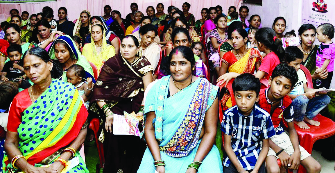 गर्भवती और स्तनपान कराने वाली महिलाओं को सशक्त बना रहा बालको का जागरूकता अभियान गर्भवती और स्तनपान कराने वाली महिलाओं को सशक्त बना रहा बालको का जागरूकता अभियान