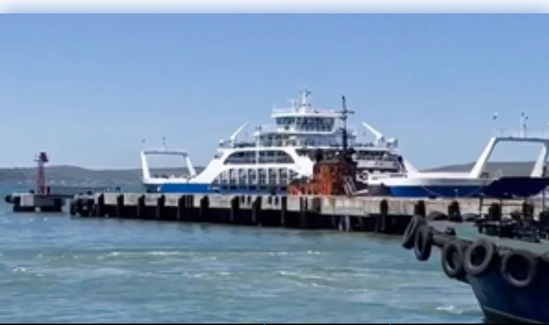 यूक्रेन ने काला सागर में खड़ी नाव पर किया हमला, रूसी नौसेना ने 17 लोगों को बचाया 