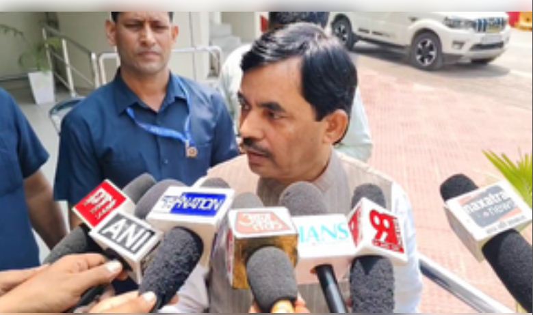 नमाज पढ़ने से किसी को नहीं रोका जा रहा : भाजपा नेता शाहनवाज हुसैन 
