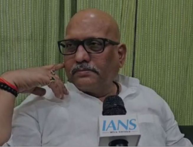 कंगना रनौत को भाजपा तत्काल निष्कासित करें : अजय राय 