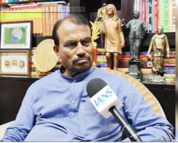 श्याम रजक हुए जदयू में शामिल, बोले - राजद में सिर्फ परिवारवाद चलता है 