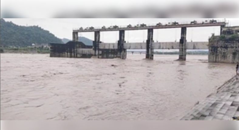 हिमाचल प्रदेश : पांवटा साहिब में यमुना नदी का बढ़ा जलस्तर, प्रशासन अलर्ट 