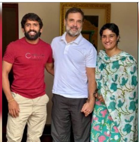 विनेश फोगाट और बजरंग पुनिया ने राहुल गांधी से की मुलाकात, चुनाव लड़ने की संभावना बढ़ी 