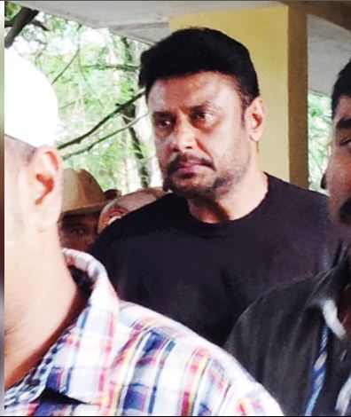 कर्नाटक पुलिस ने प्रशंसक की हत्या मामले में दाखिल की चार्जशीट, एक्टर दर्शन और पवित्रा गौड़ा समेत 15 नाम शामिल