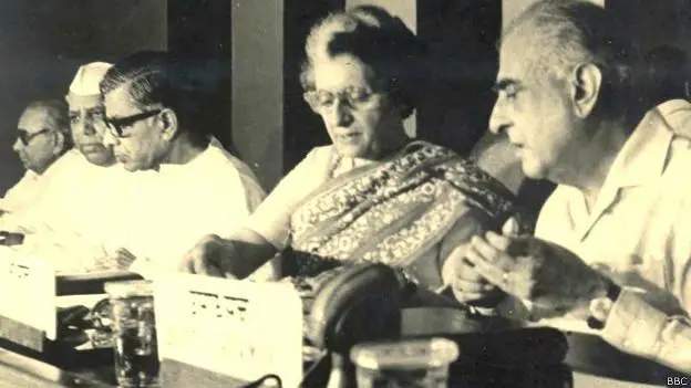 लैटरल एंट्री से नौकरशाही में नियुक्ति नई बात नहीं, नेहरू ने ही शुरू कर दिया था सिलसिला