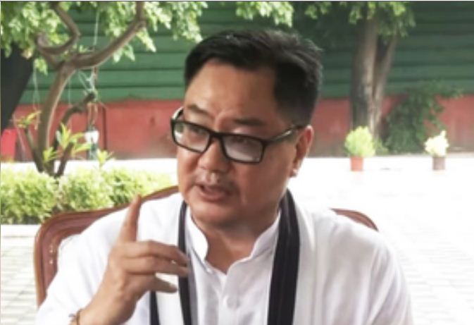 महिलाओं के खिलाफ अपराध को राजनीति की आड़ में महत्वहीन नहीं बनाया जा सकता : किरेन रिजिजू 