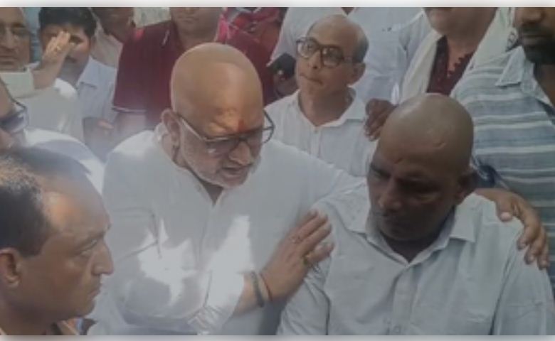 'जो सीएम योगी के खिलाफ जाता है, उसकी हत्या कर दी जाती है' : अजय राय 