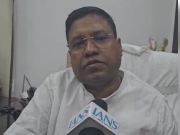 पश्चिम बंगाल में ममता बनर्जी का व‍िरोध करने वालों को क‍िया जाता है परेशान : संतोष कुमार सुमन 