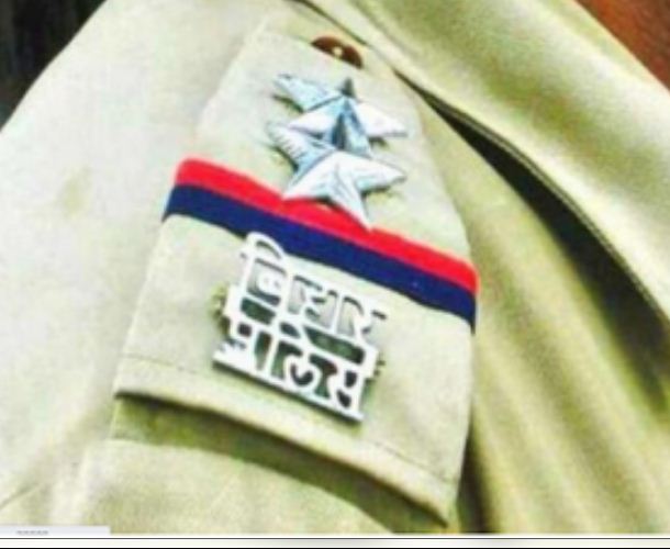 बिहार में विवादित झंडा लहराने पर पुलिस की कार्रवाई, हिरासत में दो लोग 